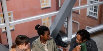 The Future of Online Learning: Trends & Predictions for 2025 - Cover Image