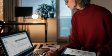 The Ultimate Guide to Tracking Your Spending: Compare Money Management Tools - Cover Image