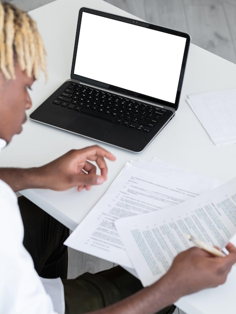 ATS-Ready Resume: 5 Key Updates for 2025 to Beat the Bots