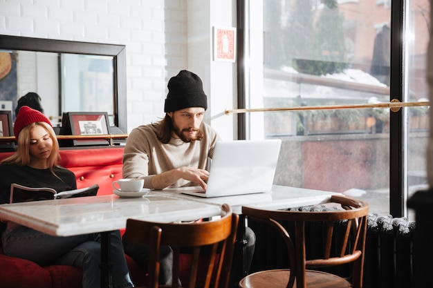Job Search on a Budget: 5 Free Tools for Your Next Role