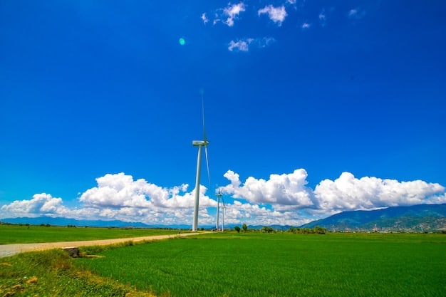 Renewable Energy Investments: Can 15% Beat Traditional Stocks?