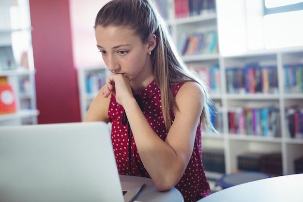 Scholarship Scams: 5 Red Flags to Protect Your Finances in 2025