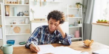 Dependent vs. Independent Student: Financial Aid Eligibility in 2025 - Cover Image